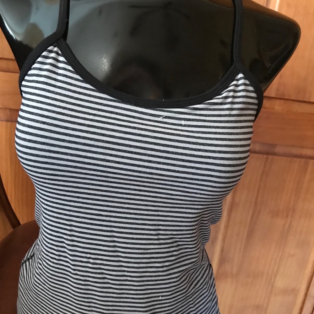 Lululemon Y tank